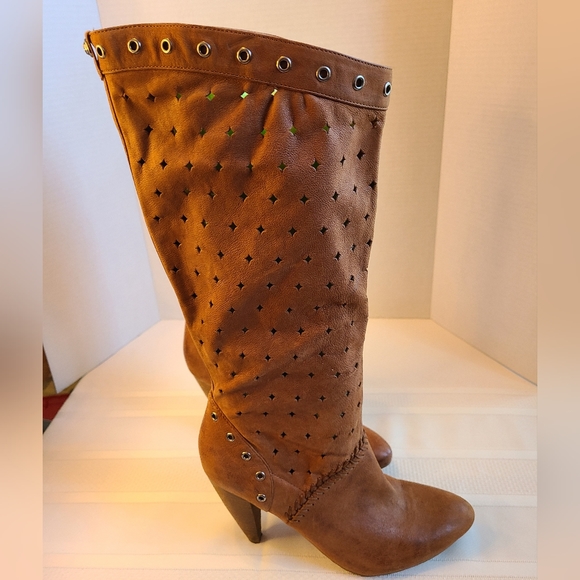 Guess Woman's High Heel Suede Boots, Size: 8.5 - Picture 10 of 16